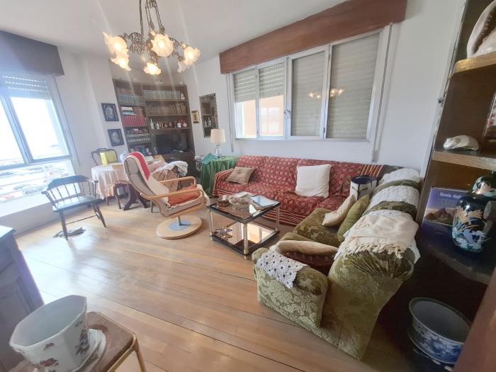 Se vende piso en la zona del Malecón, Ribeira 